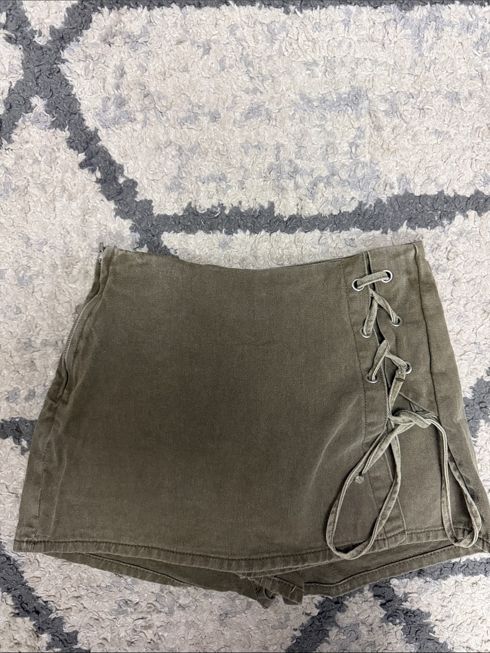 Olive Side-Lace Casual Mini Skort - Unbranded size 27/ small